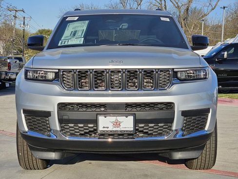 New 2026 Jeep Grand Cherokee L Laredo image 6