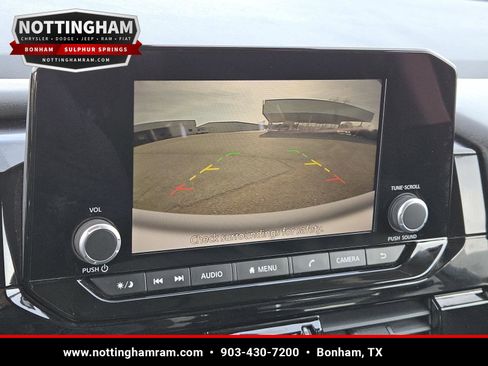Used 2024 Nissan Pathfinder SV FWD image 16