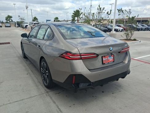 New 2026 BMW 530i w/ M Sport Package RWD image 4