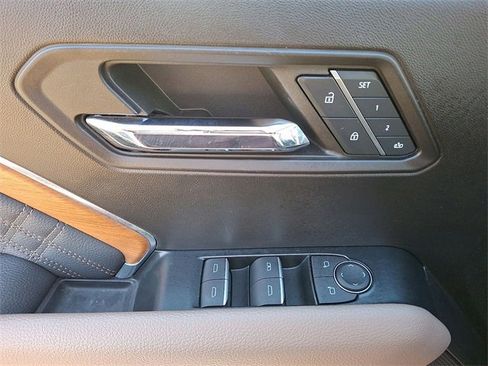 Certified 2024 GMC Canyon Denali image 22