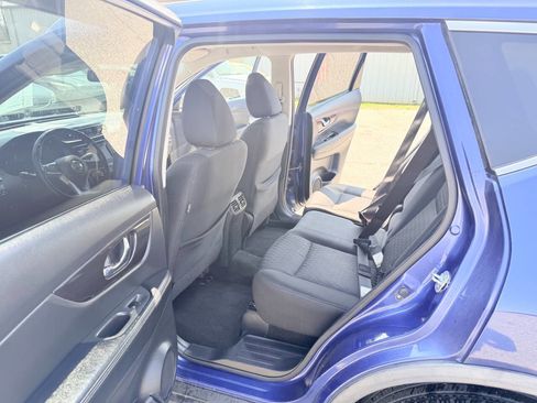 Used 2018 Nissan Rogue SV image 24