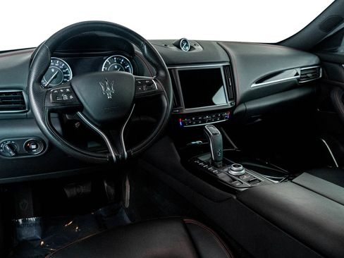 Used 2022 Maserati Levante Modena image 2