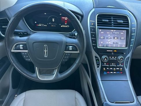 Used 2019 Lincoln Nautilus Reserve AWD/4WD image 13