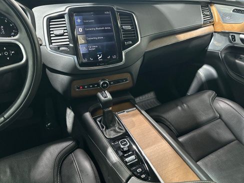 Used 2017 Volvo XC90 T6 Inscription w/ Vision Package AWD/4WD image 4