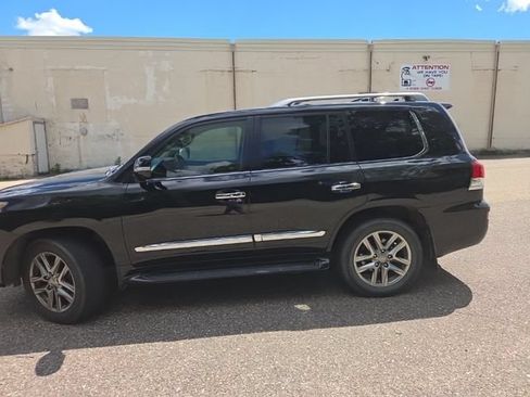 Used 2013 Lexus LX 570 4WD w/ Luxury Pkg image 6