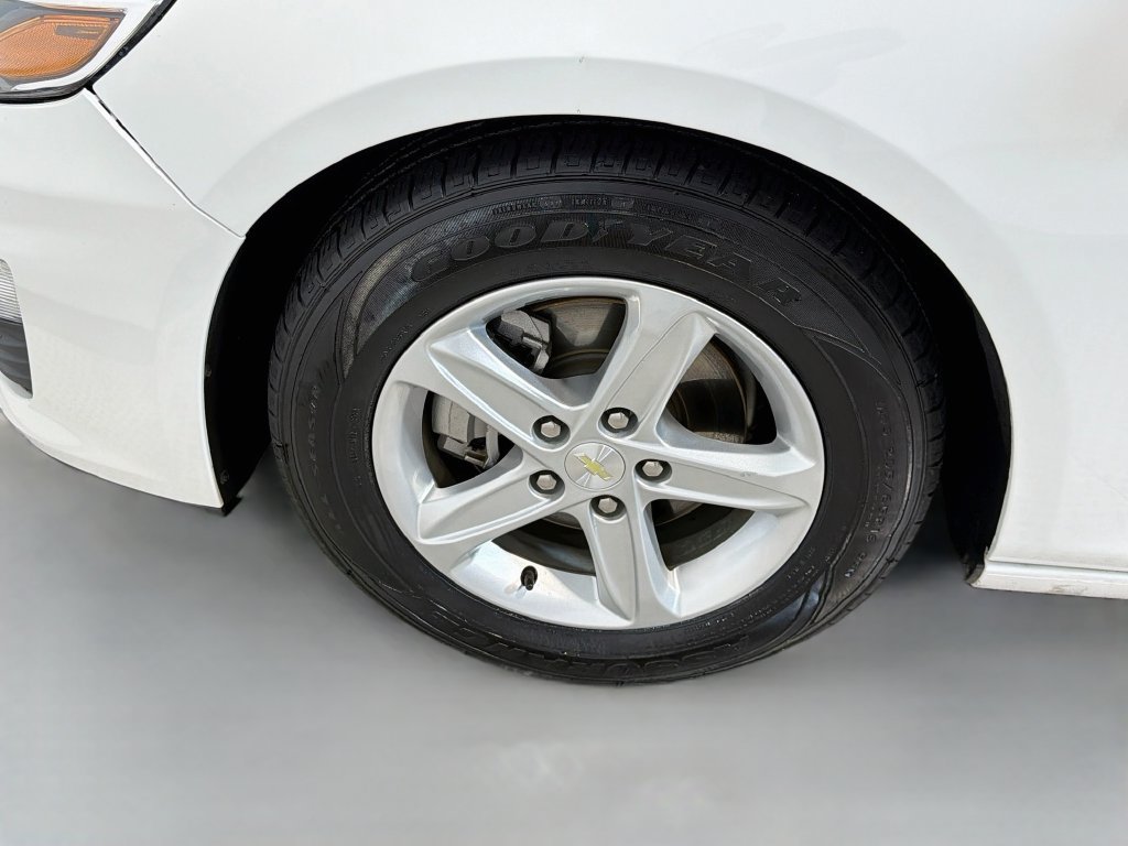 Used 2020 Chevrolet Malibu LS FWD image 28