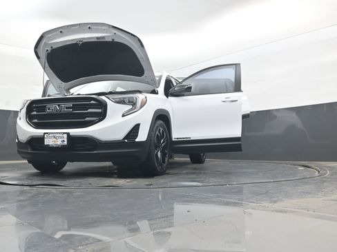 Used 2020 GMC Terrain SLE w/ Driver Convenience Package FWD image 39