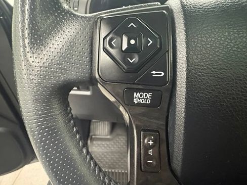 Used 2019 Toyota 4Runner TRD Off-Road Premium AWD/4WD image 17