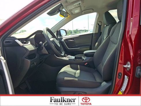 Certified 2025 Toyota RAV4 XLE AWD/4WD image 13