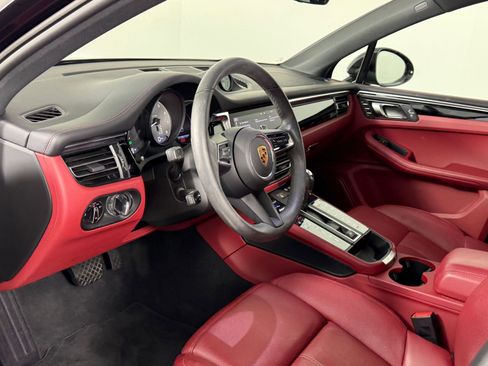 Used 2025 Porsche Macan S image 4