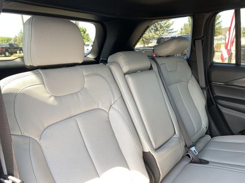 Used 2025 Jeep Grand Cherokee Laredo X w/ Trailer Tow Package image 15