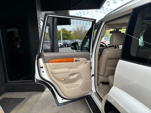 Used 2004 Lexus GX 470 image 12
