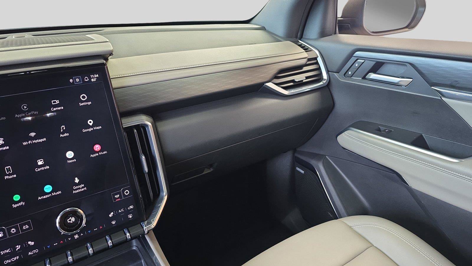 Used 2026 GMC Acadia Elevation w/ Elevation Premium Package FWD image 25