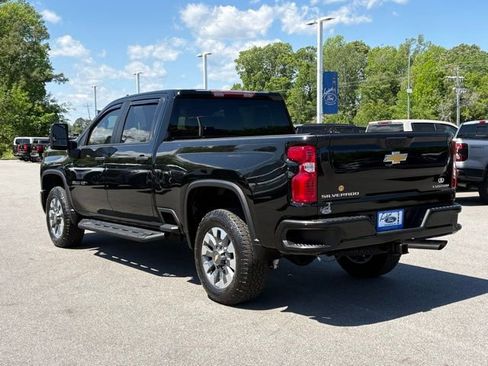 Used 2025 Chevrolet Silverado 2500 Custom w/ Custom Value Package AWD/4WD image 3
