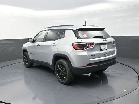 New 2026 Jeep Compass Latitude image 8