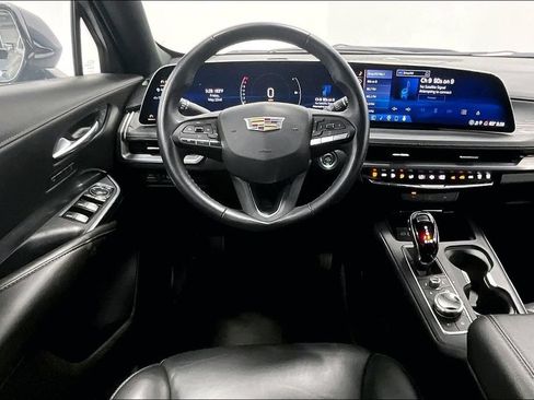 Used 2025 Cadillac XT4 Premium Luxury AWD/4WD image 5