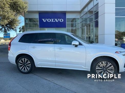 Certified 2021 Volvo XC90 T5 Momentum w/ Protection Package Premier image 3
