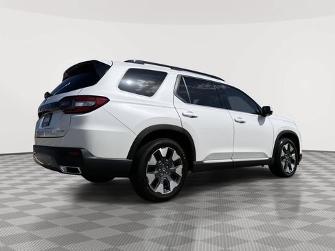 Used 2026 Honda Pilot Elite image 6