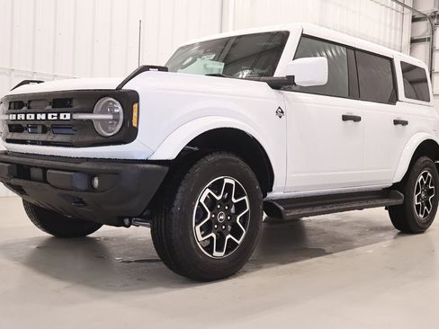 New 2026 Ford Bronco Outer Banks AWD/4WD image 5