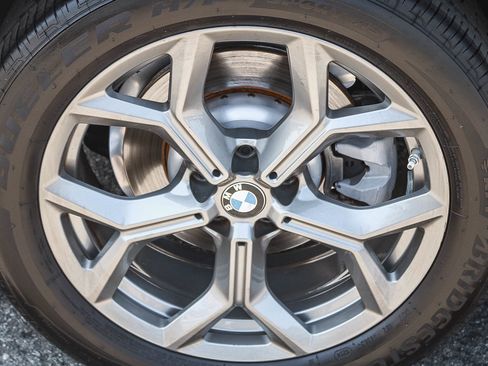 Used 2024 BMW X4 xDrive30i w/ Premium Package AWD/4WD image 11