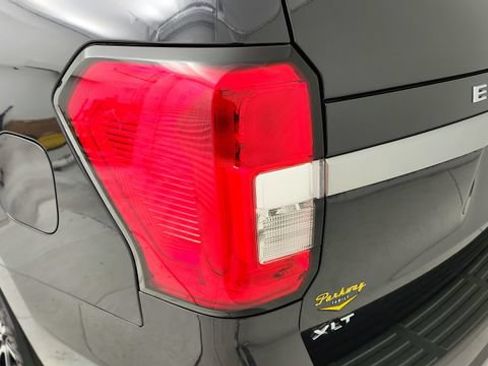 Used 2024 Ford Expedition XLT RWD image 29
