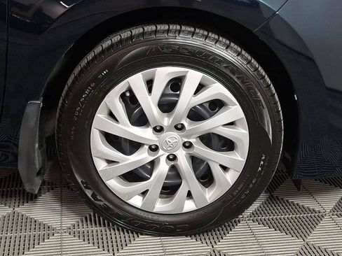 Used 2018 Toyota Corolla LE FWD image 11