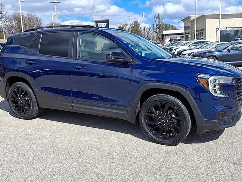 Certified 2023 GMC Terrain SLE w/ Driver Convenience Package image 2