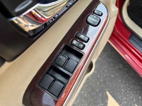 Used 2012 Toyota Camry XLE w/ Leather Pkg FWD image 26