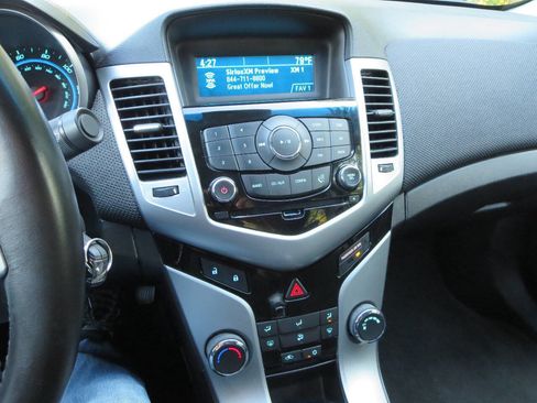 Used 2012 Chevrolet Cruze LT image 17