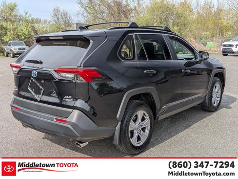 Certified 2022 Toyota RAV4 XLE w/ Convenience Package AWD/4WD image 3