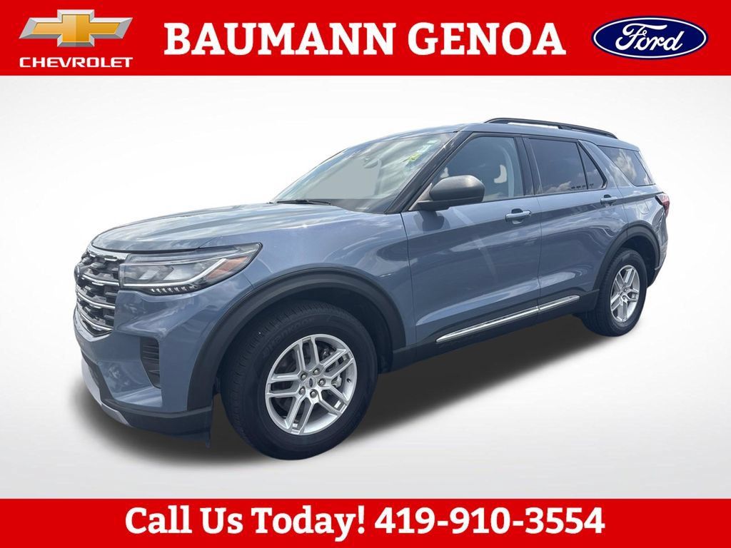 Used 2025 Ford Explorer Active AWD/4WD image 7