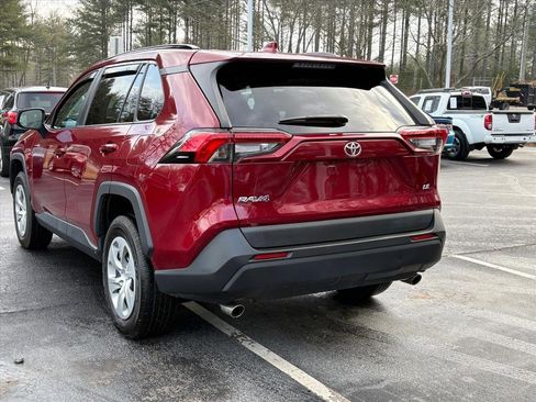 Used 2021 Toyota RAV4 LE image 6