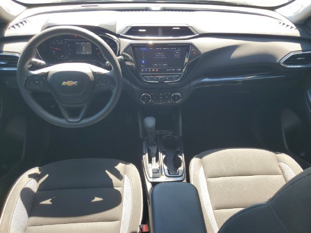 Used 2022 Chevrolet TrailBlazer LT w/ Convenience Package FWD image 3