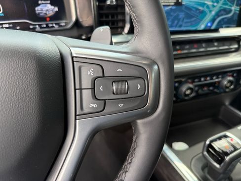 Used 2025 Chevrolet Silverado 1500 LTZ AWD/4WD image 23