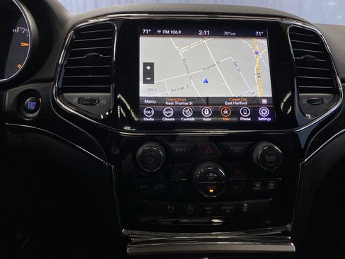 Used 2019 Jeep Grand Cherokee Limited w/ Luxury Group II image 18