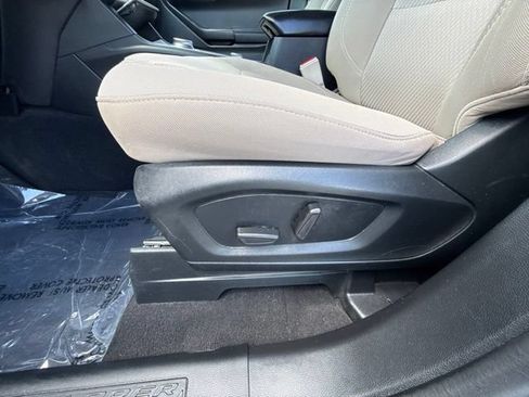 Used 2023 Ford Explorer 4WD image 6