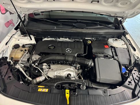 Used 2022 Mercedes-Benz GLB 250 w/ Premium Package Lite image 6