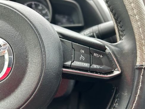 Used 2018 MAZDA MAZDA3 Touring image 18