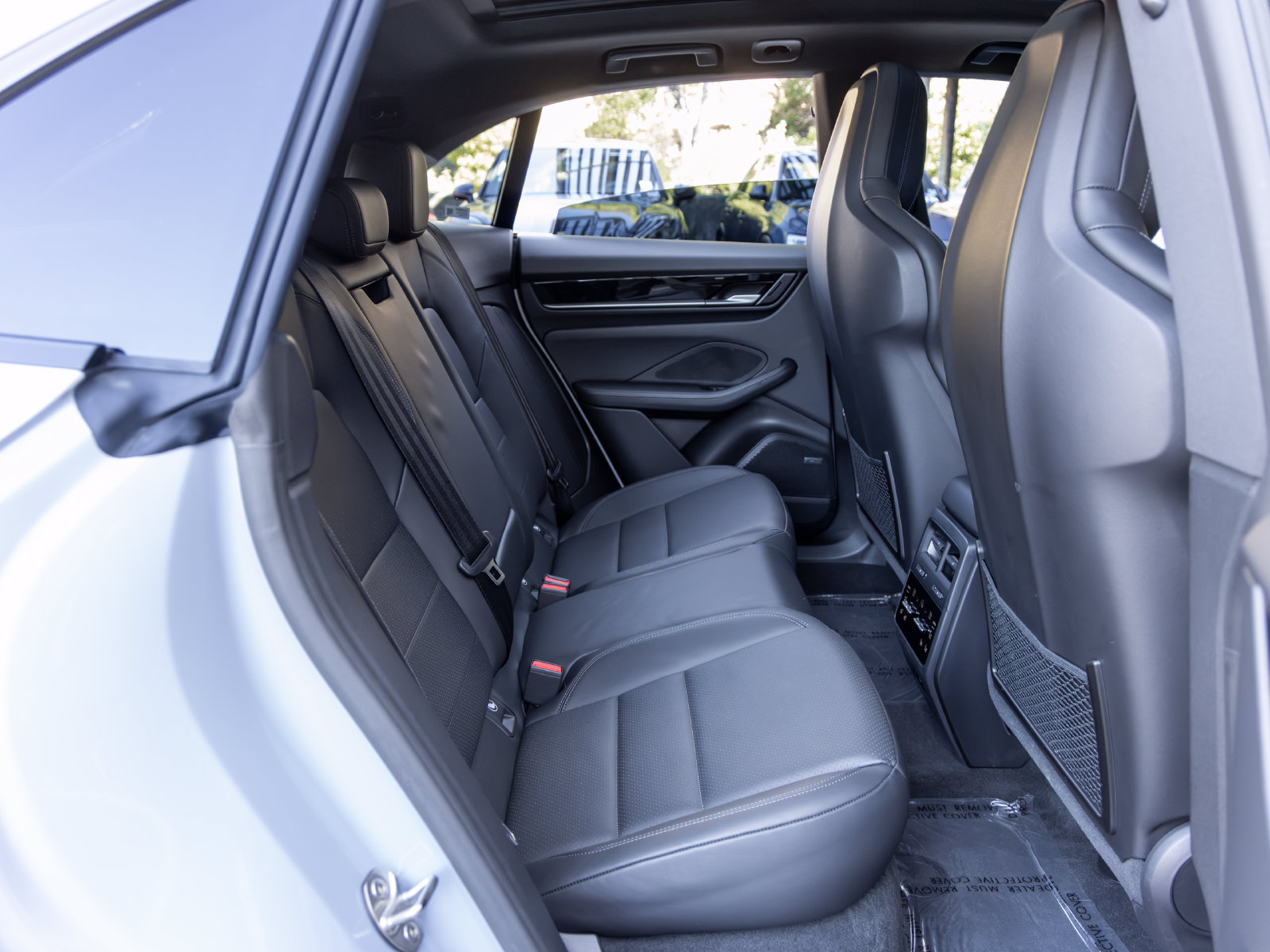 Certified 2025 Porsche Macan Electric RWD image 55