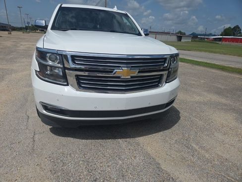 Used 2020 Chevrolet Suburban Premier RWD image 2