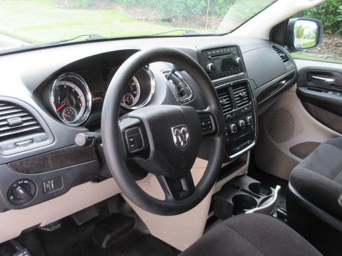 Used 2014 RAM C/V Tradesman FWD image 10