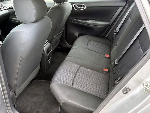 Used 2019 Nissan Sentra SV FWD image 11