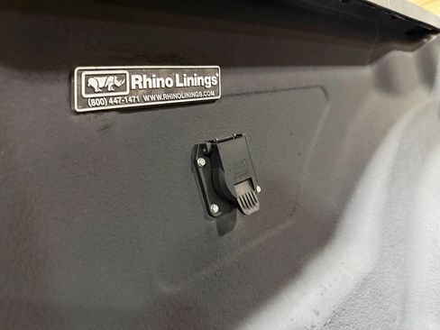 Used 2013 RAM 2500 Tradesman w/ Chrome Appearance Group image 27