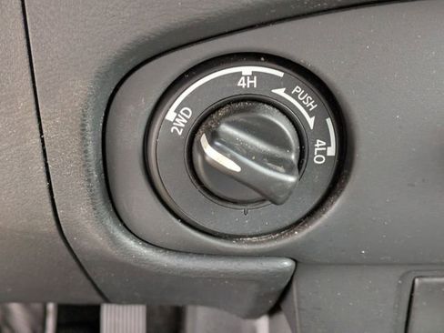 Used 2023 Nissan Frontier SV w/ Tow Package image 24