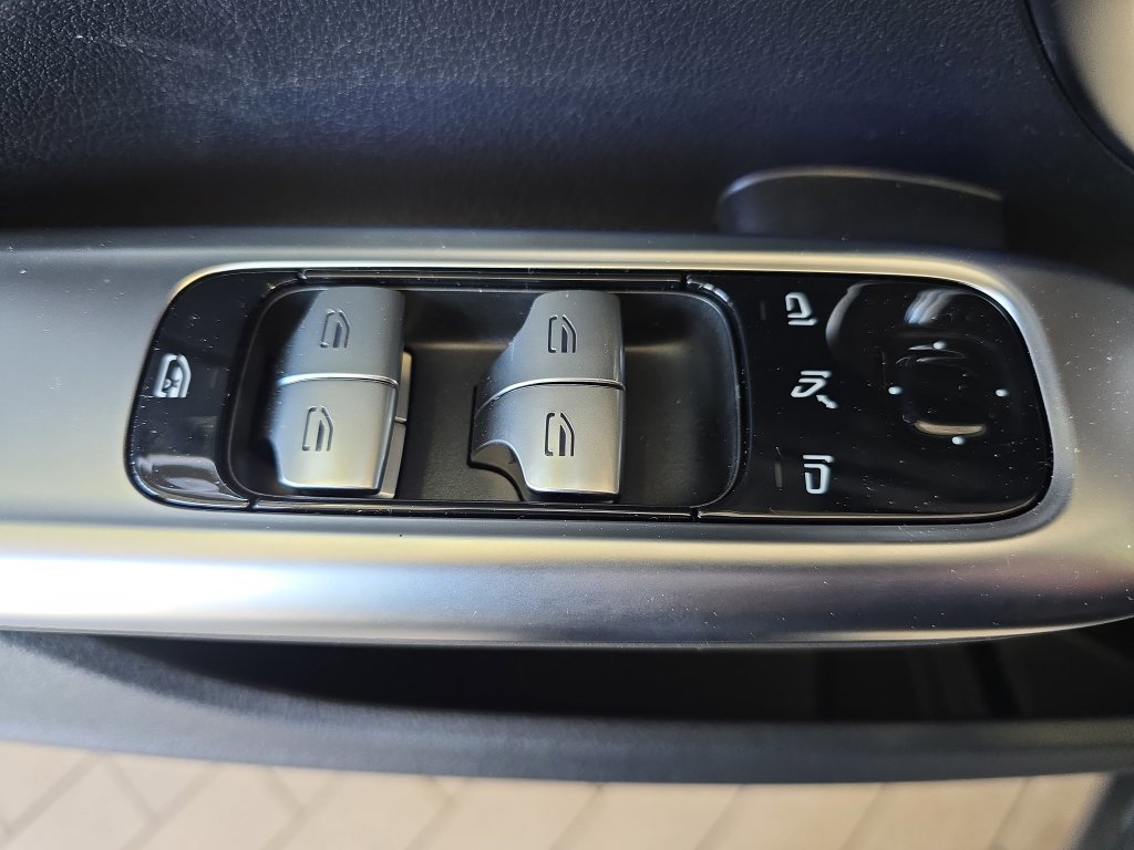 Used 2026 Mercedes-Benz C 300 Sedan image 33