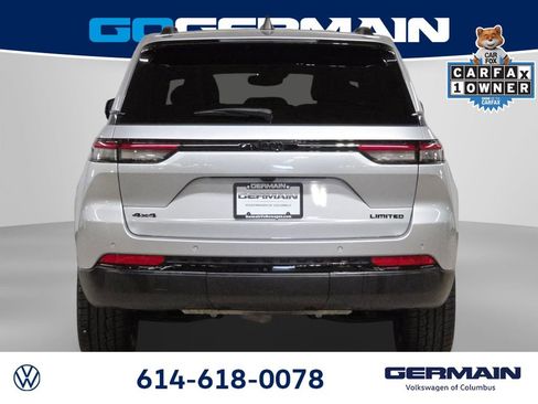 Used 2024 Jeep Grand Cherokee Limited w/ Black Appearance Package AWD/4WD image 11