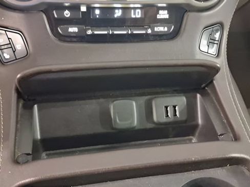 Used 2015 Chevrolet Suburban LTZ AWD/4WD image 32