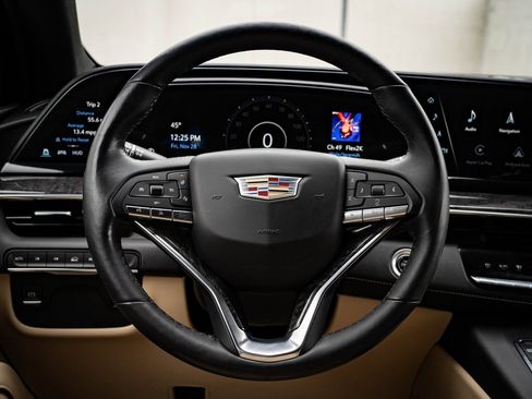 Used 2021 Cadillac Escalade ESV Premium Luxury image 44