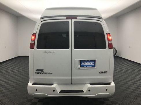 Used 2020 GMC Savana 2500 Extended w/ Enhanced Convenience Package image 4