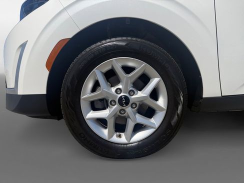 Used 2024 Kia Soul LX w/ Option Group 015 FWD image 14